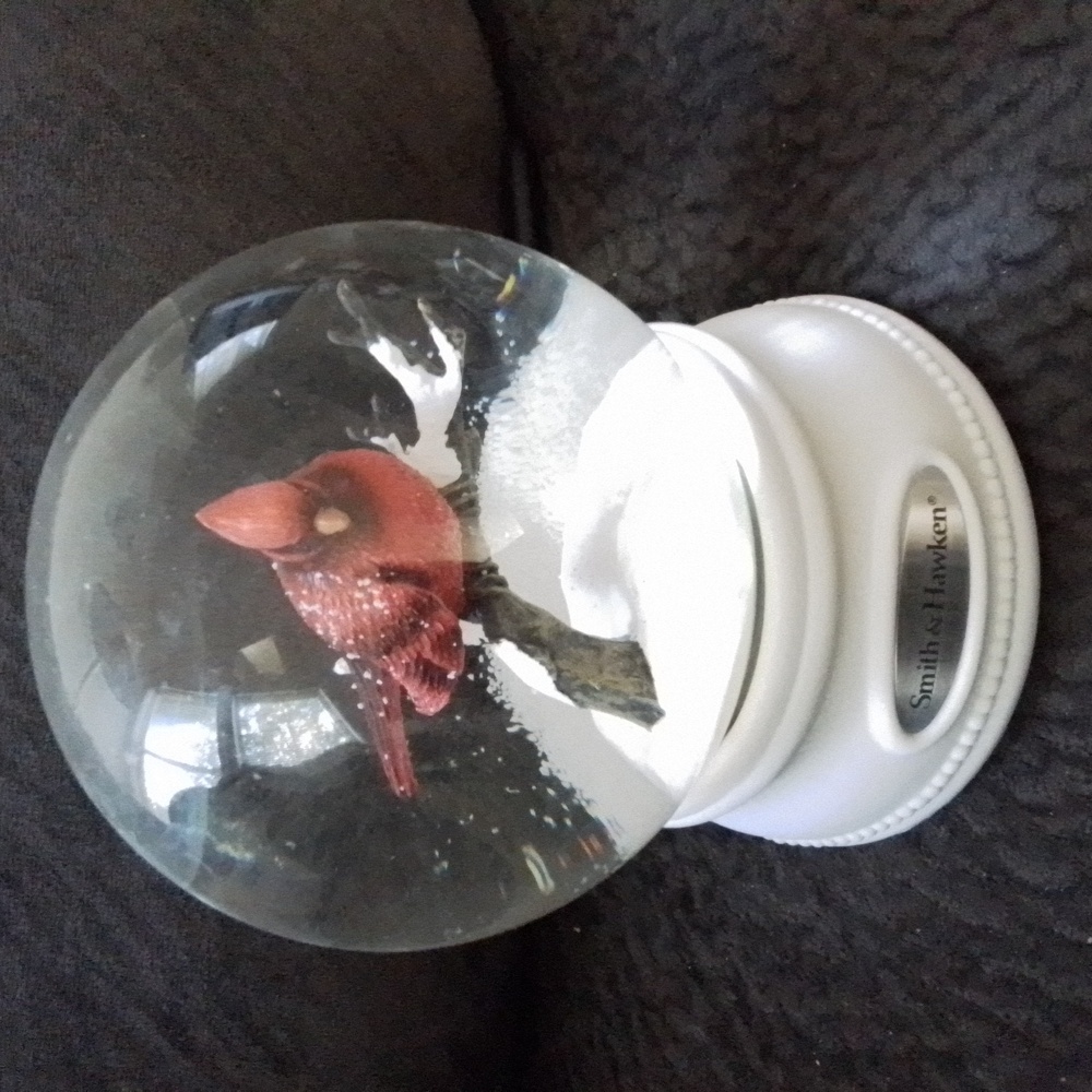 Smith & Hawken 2012 Red Cardinal Bird Snowglobe